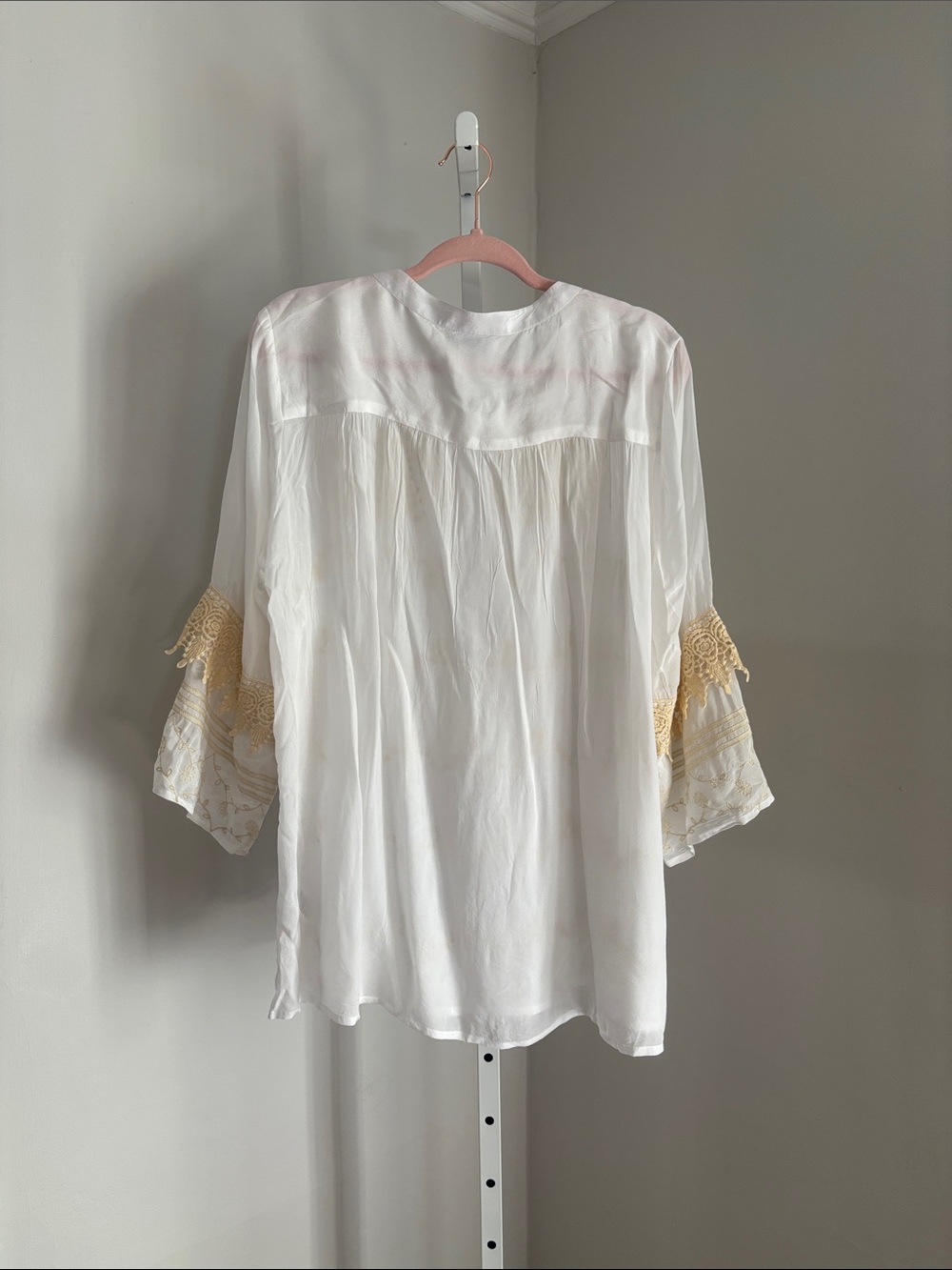 Coldwater Creek White Semi Sheer Dreamy Boho Top w Cream Embroidery Lace Size 1X - Picture 5 of 6